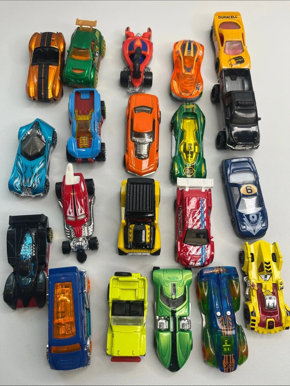 Hot wheels Toy Cars - Green, Orange, Yellow, Blue, Red Set 20